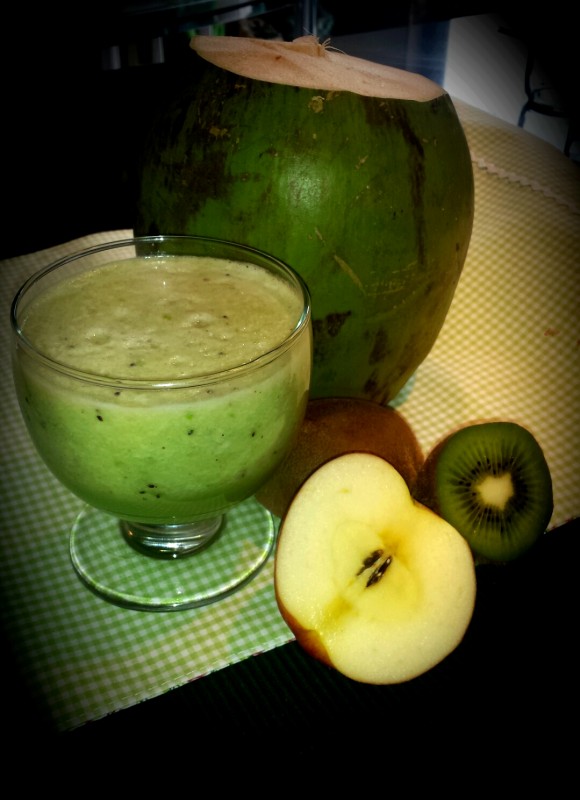 2016_02_28_Convidada Fernanda Bellas - Receitas Suco Detox – Kiwi com água de coco - INTERNA 3